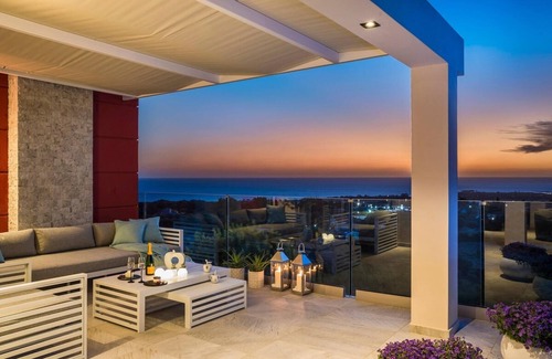 Sarlata Villa | Casa Laura - Sky Lounge Villas