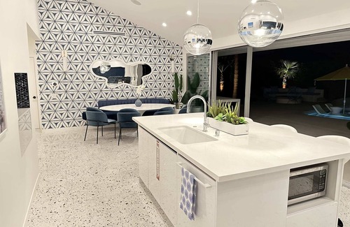 Indian Canyon House | Casa Lazo Summary: We