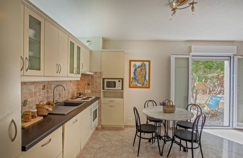 Porticciolo Apartment | Casa le Sureau air-conditioned apartment with sea-view terrace