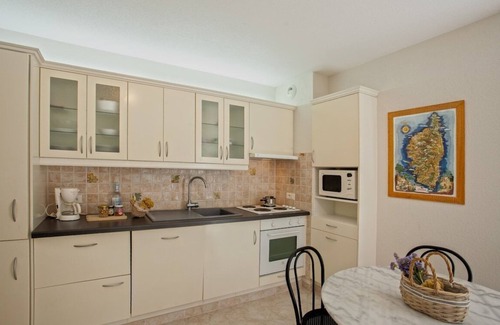 Porticciolo Apartment | Casa le Sureau air-conditioned apartment with sea-view terrace