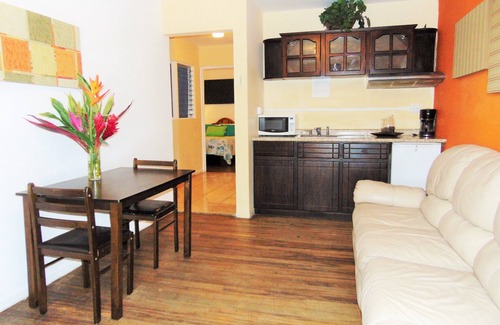 Pavas Bed & Breakfast | Casa Lima Bed & Breakfast