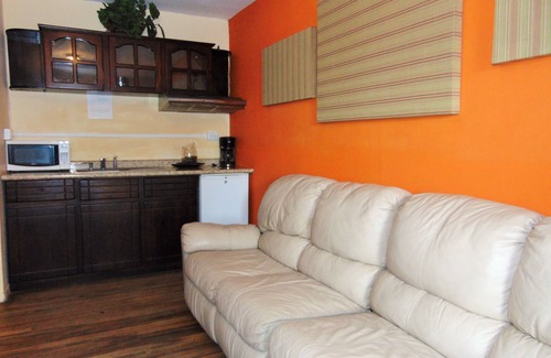Pavas Bed & Breakfast | Casa Lima Bed & Breakfast