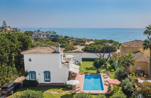Marbella Villa | Casa Linda Great Located Beach House in Marbella