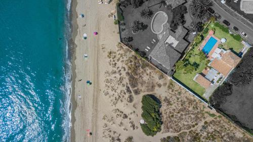 Marbella Villa | Casa Linda Great Located Beach House in Marbella
