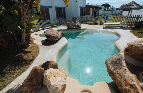 Los Canos de Meca House | CASA LOS SUEÑOS -RELAX 1000M2, SAND POOL; Free WIFI; BBQ, A/C