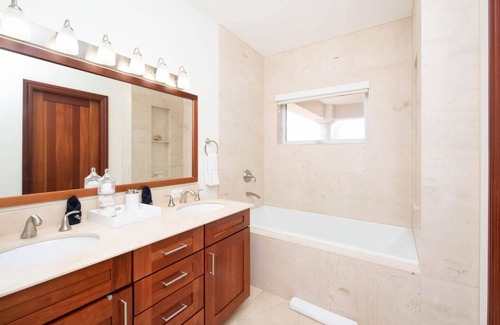 George Town House | Casa Luna 15 by Grand Cayman Villas & Condos