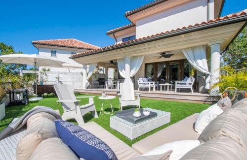 George Town Apartment | Casa Luna 16 - Gated Seaside Village with Shared Pool, Jacquzi, & Beach Cove