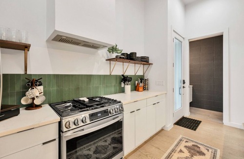 MLK House | Casa Luna- Eastside Retreat w/Private Cowboy Pool