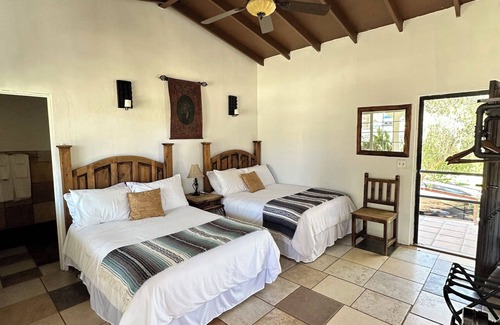 Valle de Guadalupe Other | Casa Luna Viñedo