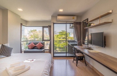 Chan Kasem Hotel | Casa Luxe Hotel and Resident