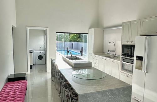 Tifa Monos House | Casa luxuosa De Piscina e Hidromassagem