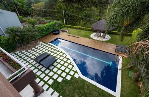 Vista Alegre Villa | Casa luxuosa em condomínio totalmente equipada