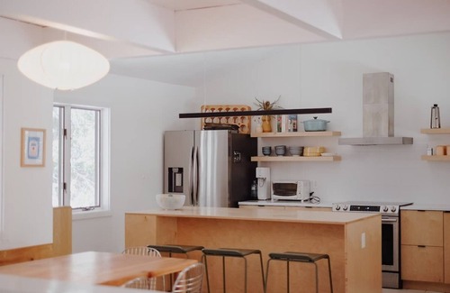 Windham Cabin | Casa Magda - Designer Home near Hiking + Swimming
