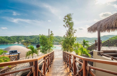 P Chahue Villa | Casa Maka - Stunning Oceanfront Villa