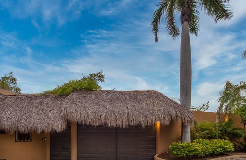 P Chahue Villa | Casa Maka - Stunning Oceanfront Villa