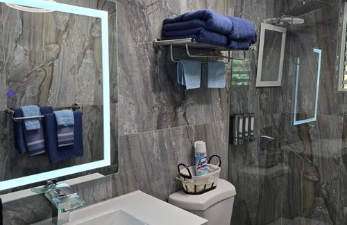 Rio Arriba House | Casa - Manatial Del Paraíso - Newly renovated with King bed near the beach