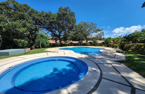 Rio Seco Villa | Casa Mandarina Junge Villa 3 pools