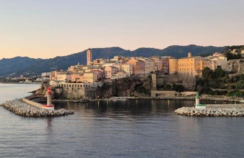 Bastia Apartment | Casa Mare Bel Appartement, vue mer et vieux port Citadelle Bastia