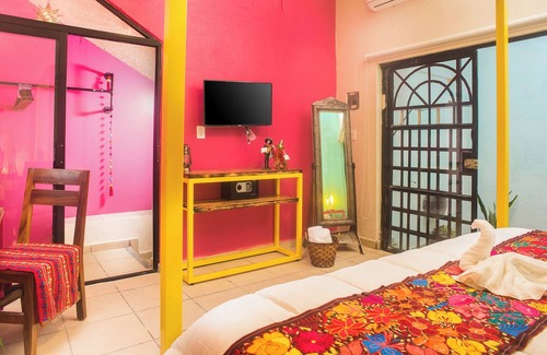 Downtown Puerto Vallarta Hotel | Casa Maria Malecon