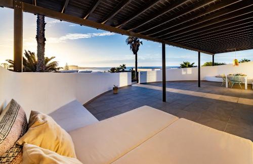 Urbanizacion Famara Villa | Casa Marina with pool, garden and terrace