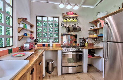 Chiguata Ski Chalet | Casa Mariposa Garden Hideaway 5 Min from Beach