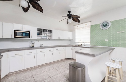 Villa Borinquen House | Casa Mariposa - Hilltop home with Pool and Rooftop