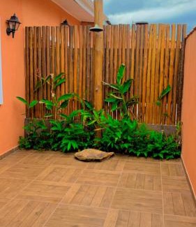 Agua Branca House | Casa Maruá independente próximo da praia do Perequê com garagem e churrasqueira