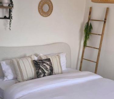 Parghelia Apartment | Casa Marzy- Charming Tropea Studio with Pool, Sea & Volcano Views