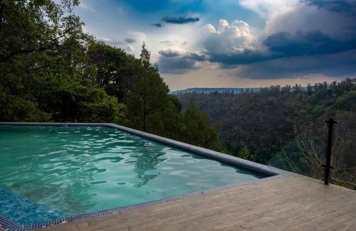 El Chiflon Villa | Casa Massaryk with Incredible Mountain Views