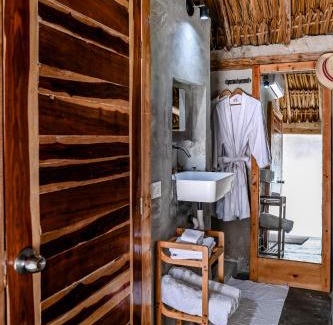 El Cuyo Hotel | Casa Mate BeachFront Cabañas El Cuyo