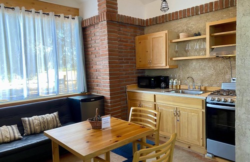 Valle de Guadalupe Bed & Breakfast | Casa Mayoral B&B Pet friendly
