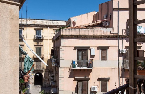 Castellammare Apartment | Casa Meli Dietro Piazza San Domenico by Wonderful Italy