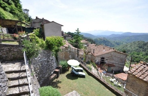 Gombitelli Villa | Casa Melograno. 3 bedrooms, 2 bathrooms, Spa-pool, patio, sea & valley views