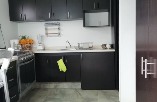 Ciudad Lopez Mateos Apartment | Casa Mexicana; Security, Malls nearby, Zona Esmeralda 10 minutes away