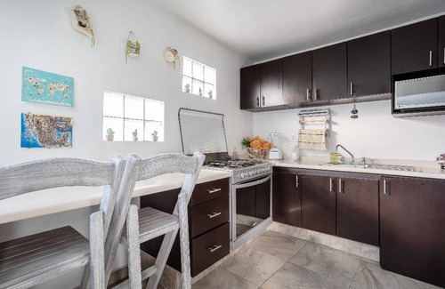 Ciudad Lopez Mateos Apartment | Casa Mexicana; Security, Malls nearby, Zona Esmeralda 10 minutes away