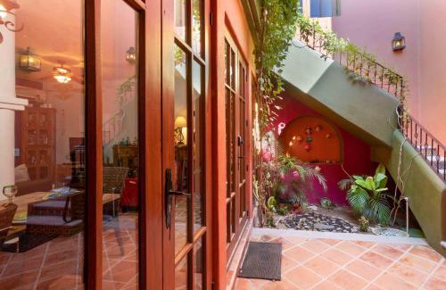 Nopolo House | Casa Milagro