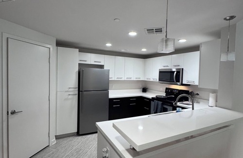 San Diego Apartment | Casa Mira View – Spacious 1BRs with resort-style perks in Scripps corridor.