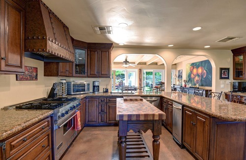 Magnesia Falls Cove House | Casa Mirage Resort Pool and Spa