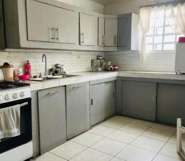 San Nicolas de los Garza House | Casa moderna y acogedora