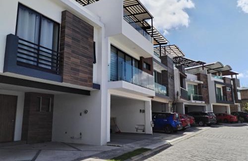 Puebla House | CASA MODERNA y SEMINUEVA EN RESIDENCIAL PRIVADO y TRANQUILO