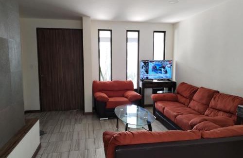 Puebla House | CASA MODERNA y SEMINUEVA EN RESIDENCIAL PRIVADO y TRANQUILO