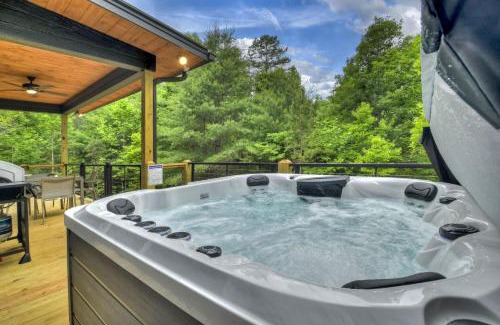 Blue Ridge Villa | Casa Moderne - Cozy modern vibes plus a hot tub