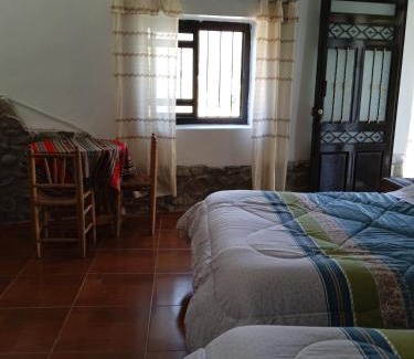 Huaraz House | casa montañista lodge & camping
