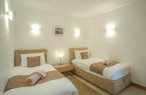 Funchal Apartment | Casa Monte Cristo Apartments - Almond