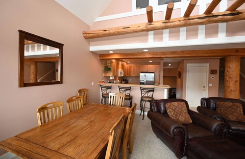 Saddle Ridge House | Casa Moonlight Two - Ideal Rental for Summer Weddings and Trips to Yellowstonen