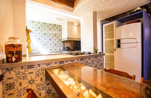 Centro House | Casa Nara, a 100 Metros do mar no Centro Histórico de Garopaba!