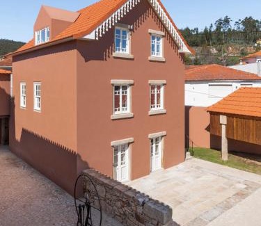Alvarenga Hotel | Casa Noronha Lima - Historic Stay