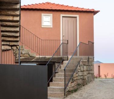 Alvarenga Hotel | Casa Noronha Lima - Historic Stay