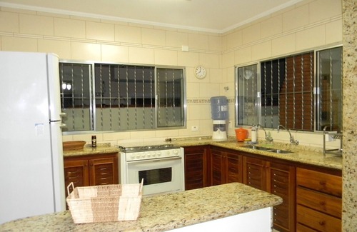 Guaeca House | CASA NOVA - 60 m from the beach with air conditioning, barbecue on the terrace and garden