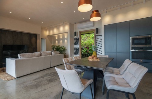 Carmen Villa | Casa O Lala Santa Teresa